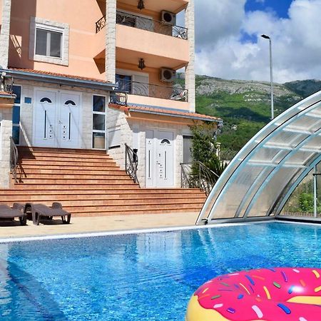 Villa Dolphin Apartments Petrovac Exterior photo