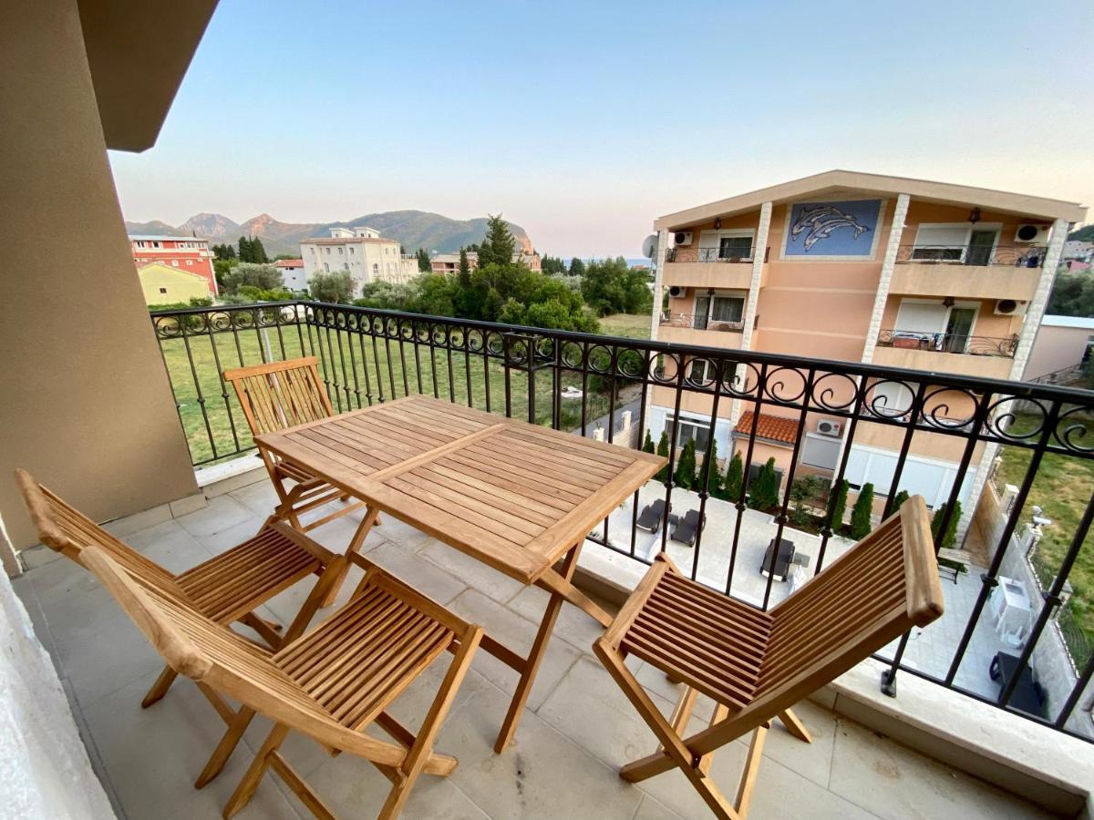 Villa Dolphin Apartments Petrovac Exterior photo