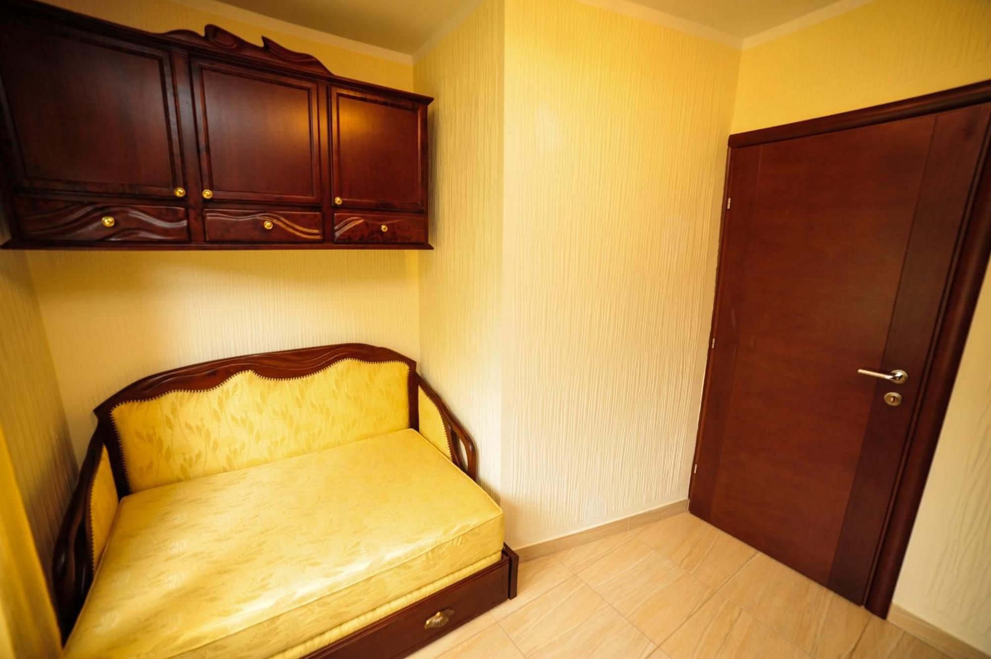 Villa Dolphin Apartments Petrovac Room photo