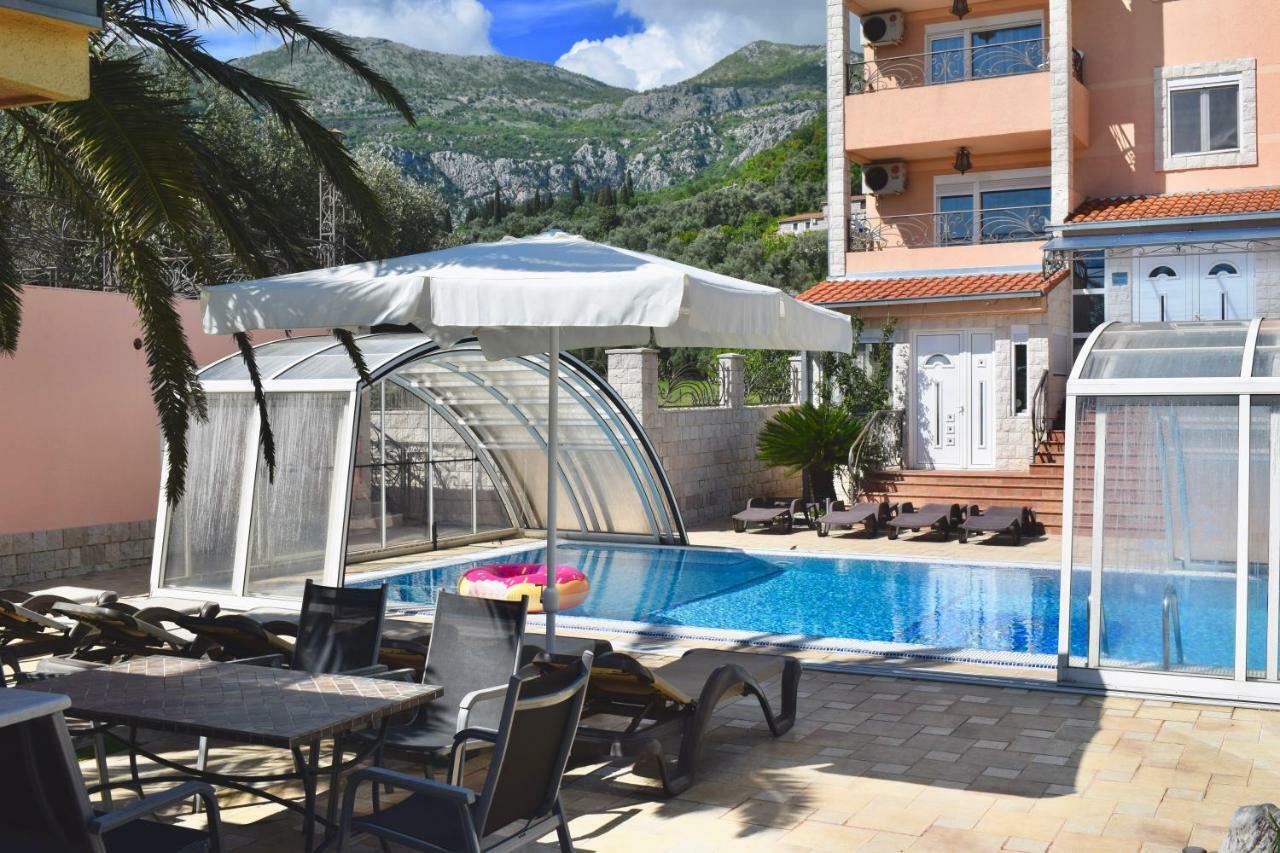 Villa Dolphin Apartments Petrovac Exterior photo