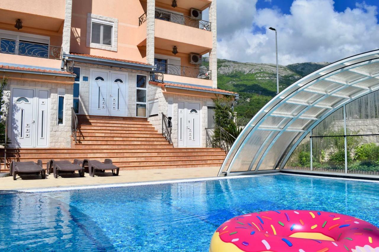 Villa Dolphin Apartments Petrovac Exterior photo