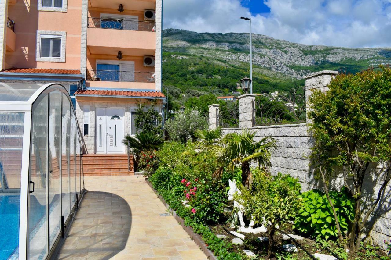 Villa Dolphin Apartments Petrovac Exterior photo