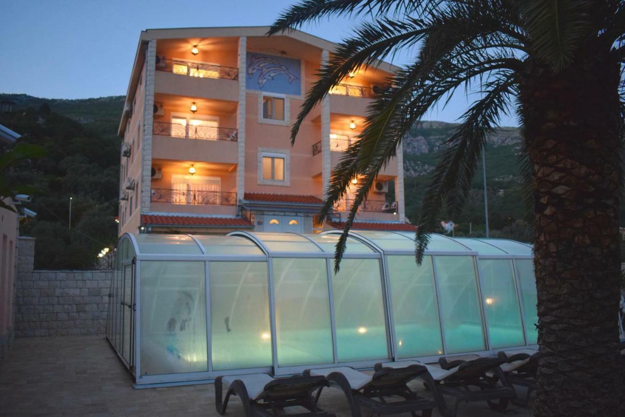 Villa Dolphin Apartments Petrovac Exterior photo